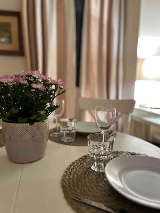 Cozy Santa Maria Novella Uffizi Duomo 2Beds-2Baths Lägenhet Florens Exteriör bild
