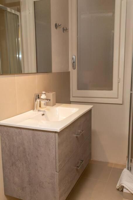 Cozy Santa Maria Novella Uffizi Duomo 2Beds-2Baths Lägenhet Florens Exteriör bild