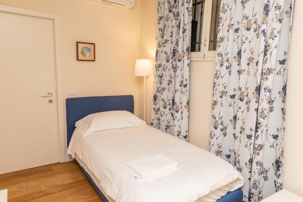 Cozy Santa Maria Novella Uffizi Duomo 2Beds-2Baths Lägenhet Florens Exteriör bild