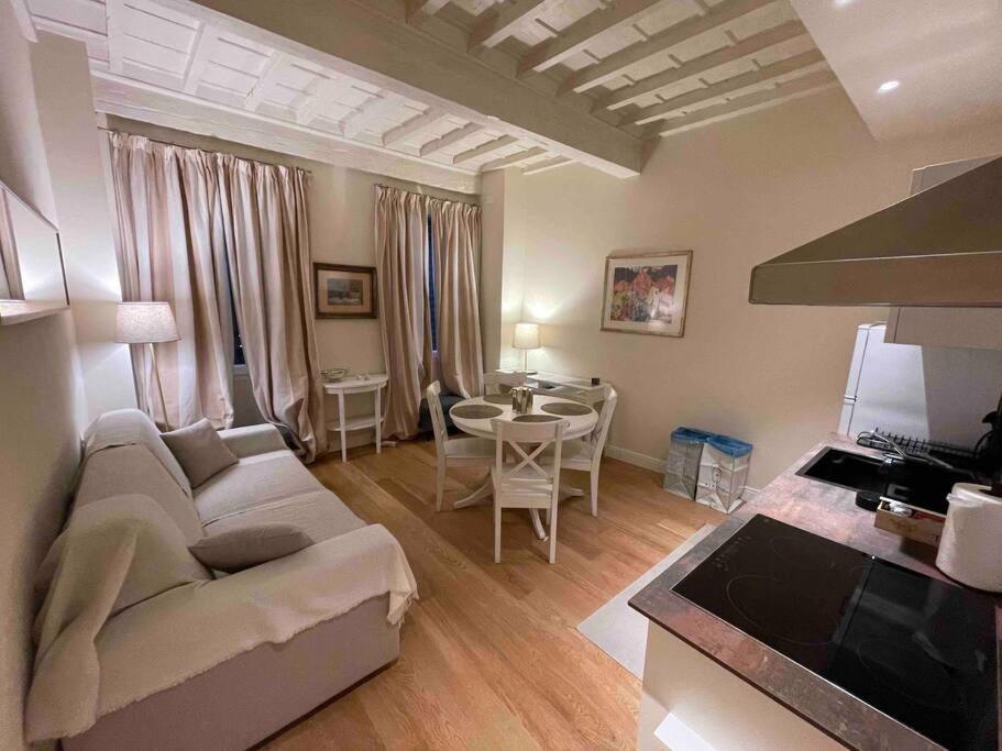 Cozy Santa Maria Novella Uffizi Duomo 2Beds-2Baths Lägenhet Florens Exteriör bild
