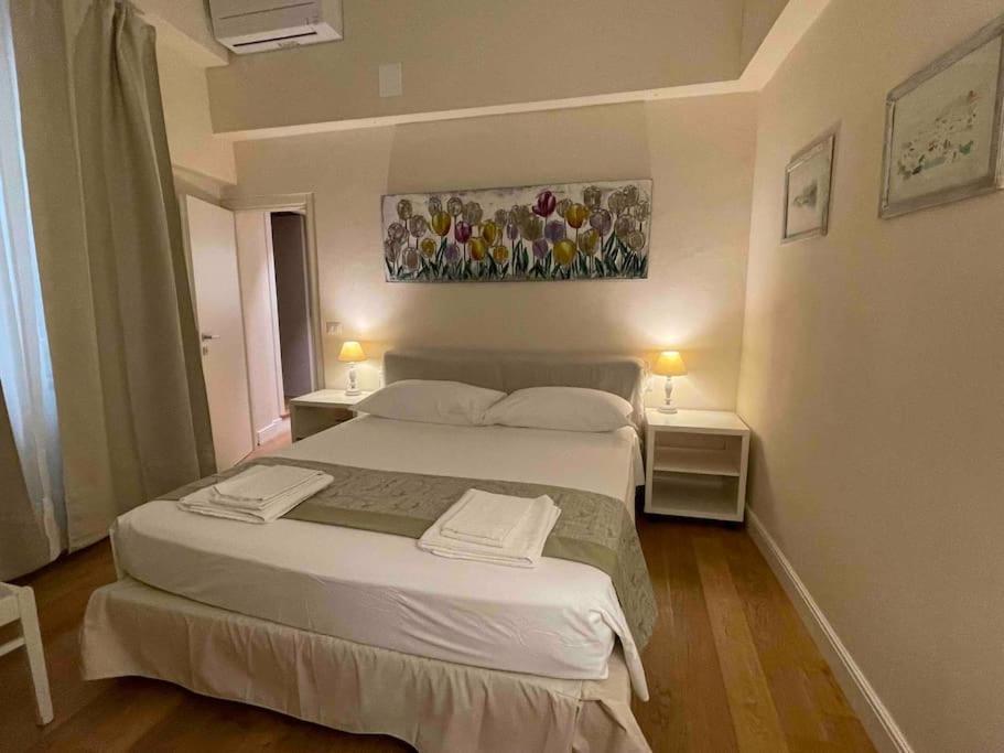 Cozy Santa Maria Novella Uffizi Duomo 2Beds-2Baths Lägenhet Florens Exteriör bild