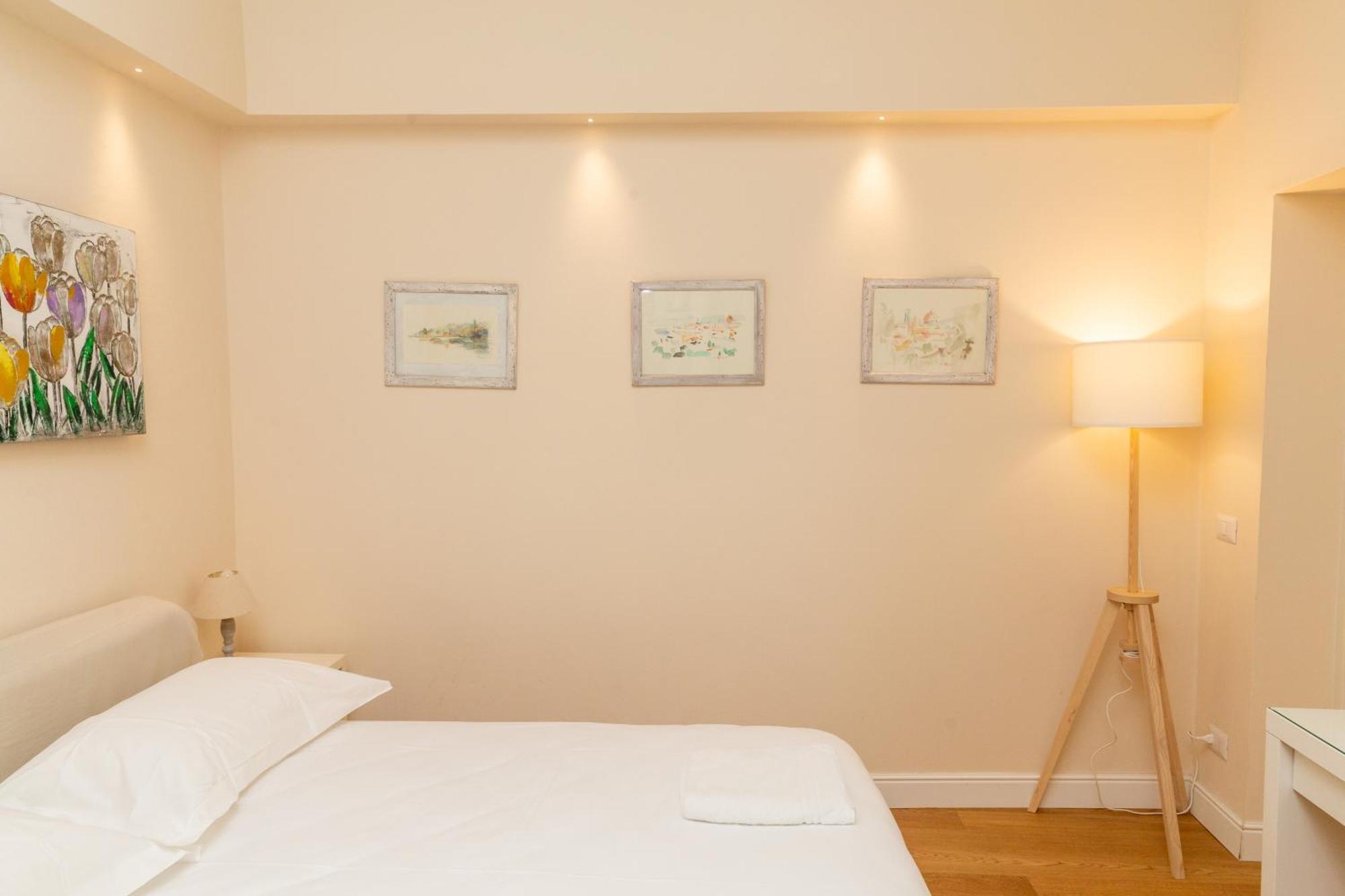 Cozy Santa Maria Novella Uffizi Duomo 2Beds-2Baths Lägenhet Florens Exteriör bild