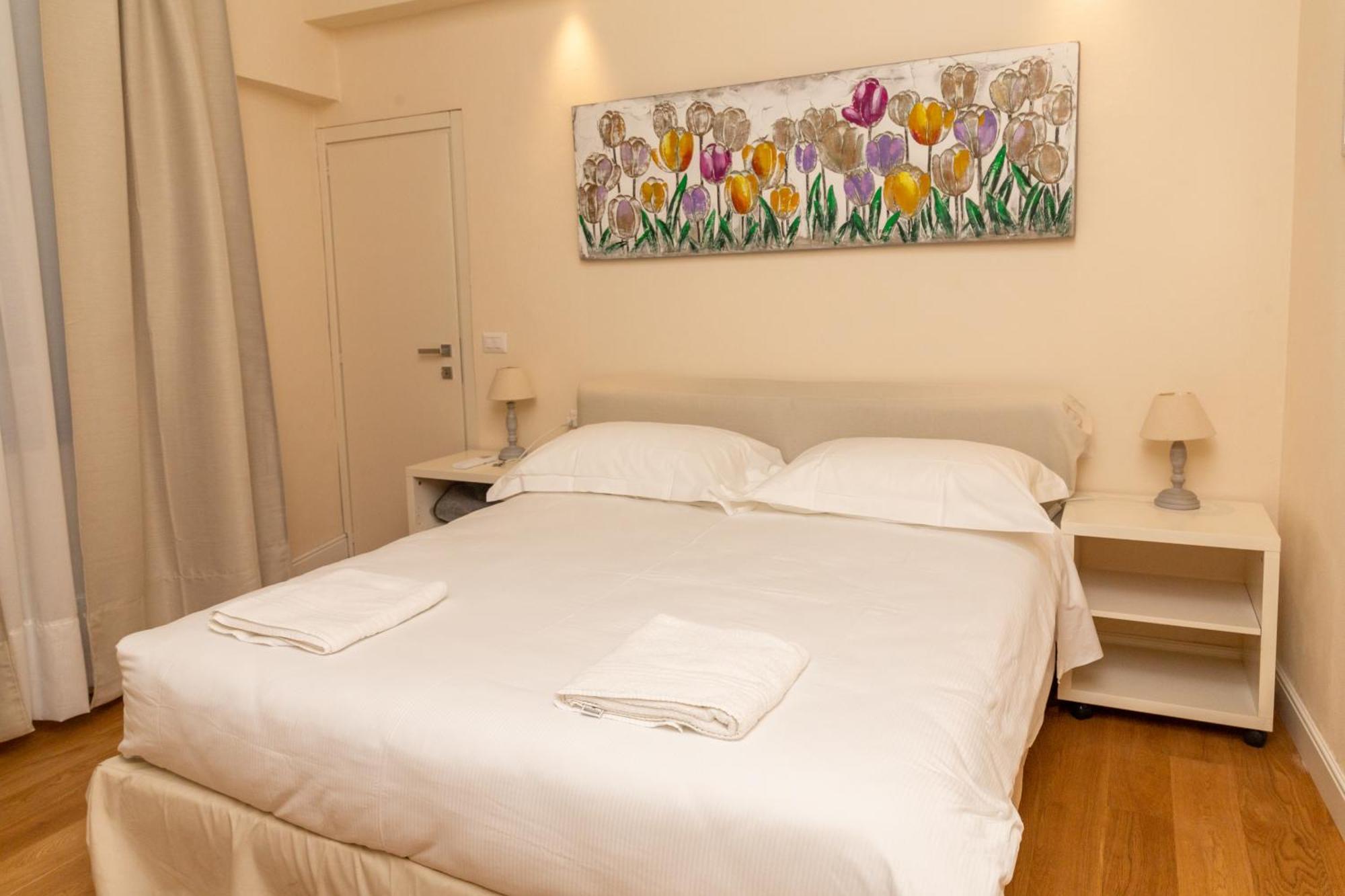 Cozy Santa Maria Novella Uffizi Duomo 2Beds-2Baths Lägenhet Florens Exteriör bild