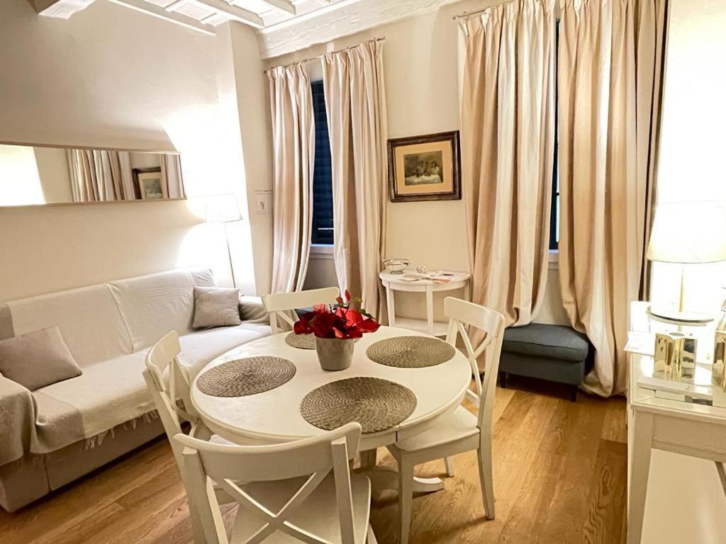 Cozy Santa Maria Novella Uffizi Duomo 2Beds-2Baths Lägenhet Florens Exteriör bild